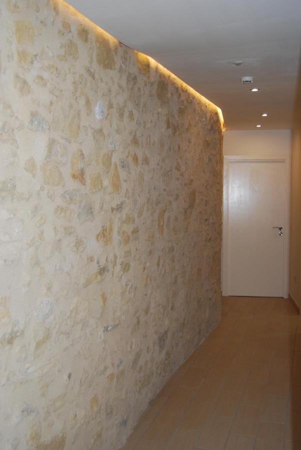 Fonda Comerç Estudio doble Torroella de Montgrí Exterior foto